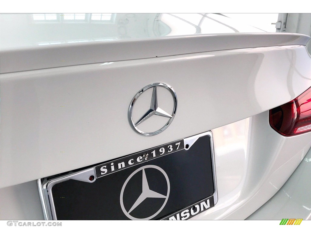 2020 A 220 Sedan - Digital White Metallic / Black photo #7