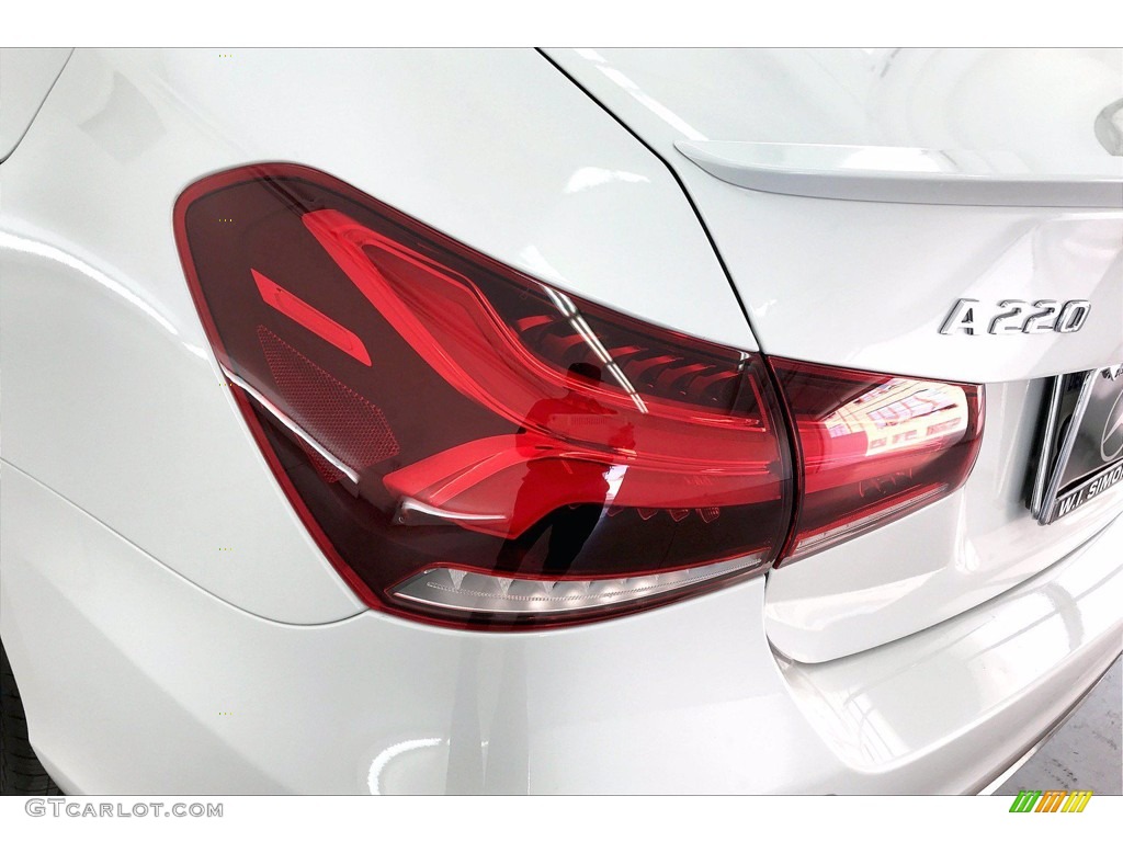 2020 A 220 Sedan - Digital White Metallic / Black photo #29