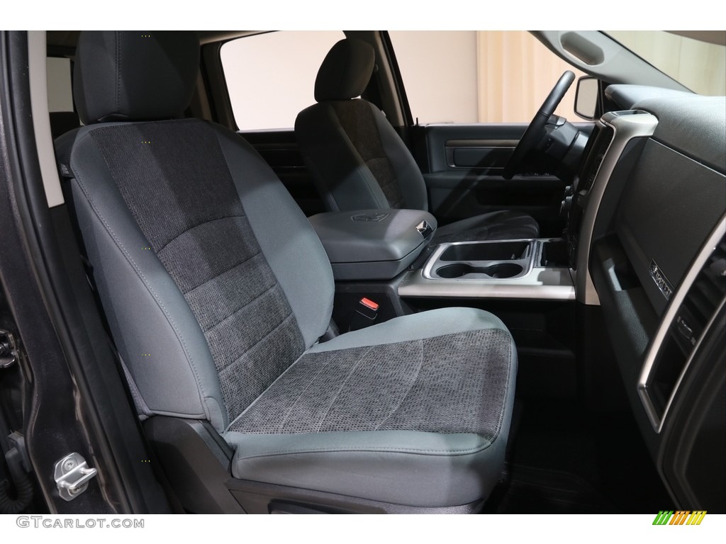 2018 1500 Big Horn Crew Cab 4x4 - Granite Crystal Metallic / Black/Diesel Gray photo #18
