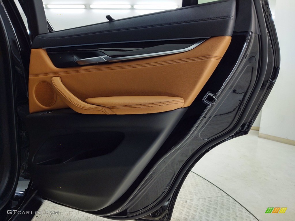 2018 BMW X6 sDrive35i Door Panel Photos
