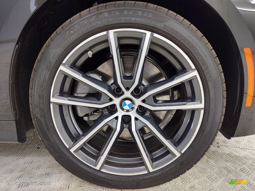 2021 3 Series 330e Sedan - Black Sapphire Metallic / Black photo #3