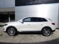 2018 White Platinum Metallic Tri-Coat Lincoln MKX Reserve AWD  photo #2