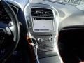 2018 White Platinum Metallic Tri-Coat Lincoln MKX Reserve AWD  photo #22