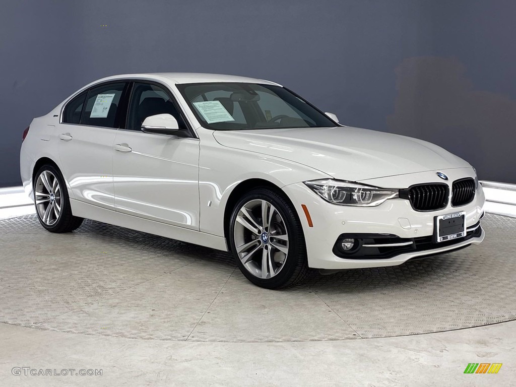 2018 3 Series 330e iPerformance Sedan - Alpine White / Black photo #37