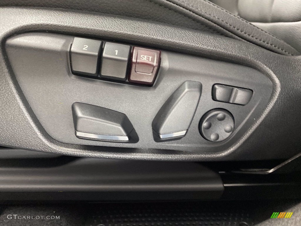 2021 X2 sDrive28i - Glacier Silver Metallic / Black photo #11