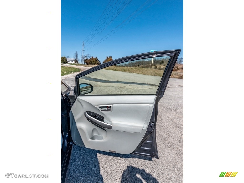 2013 Prius Four Hybrid - Winter Gray Metallic / Misty Gray photo #26