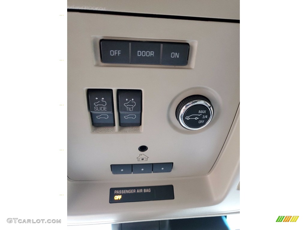 2016 Chevrolet Tahoe LTZ Controls Photo #141458810