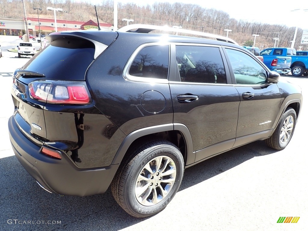 2021 Cherokee Latitude Lux 4x4 - Diamond Black Crystal Pearl / Black photo #6