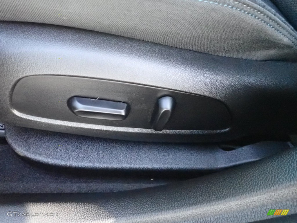 2018 Cruze LT - Pepperdust Metallic / Jet Black photo #24