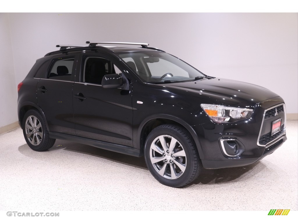 Labrador Black Pearl Mitsubishi Outlander Sport