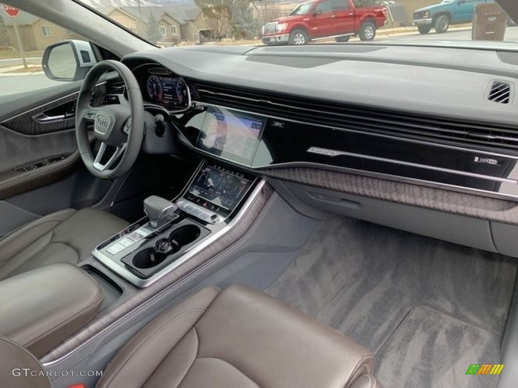 2019 Audi Q8 55 Prestige quattro Dashboard Photos