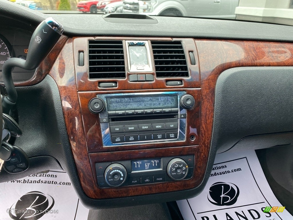 2006 DTS Luxury - Black Raven / Ebony Black photo #22