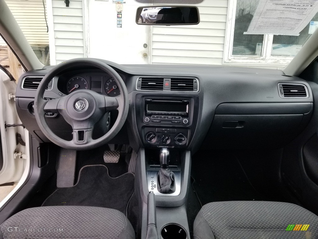 2013 Jetta S Sedan - Candy White / Titan Black photo #13