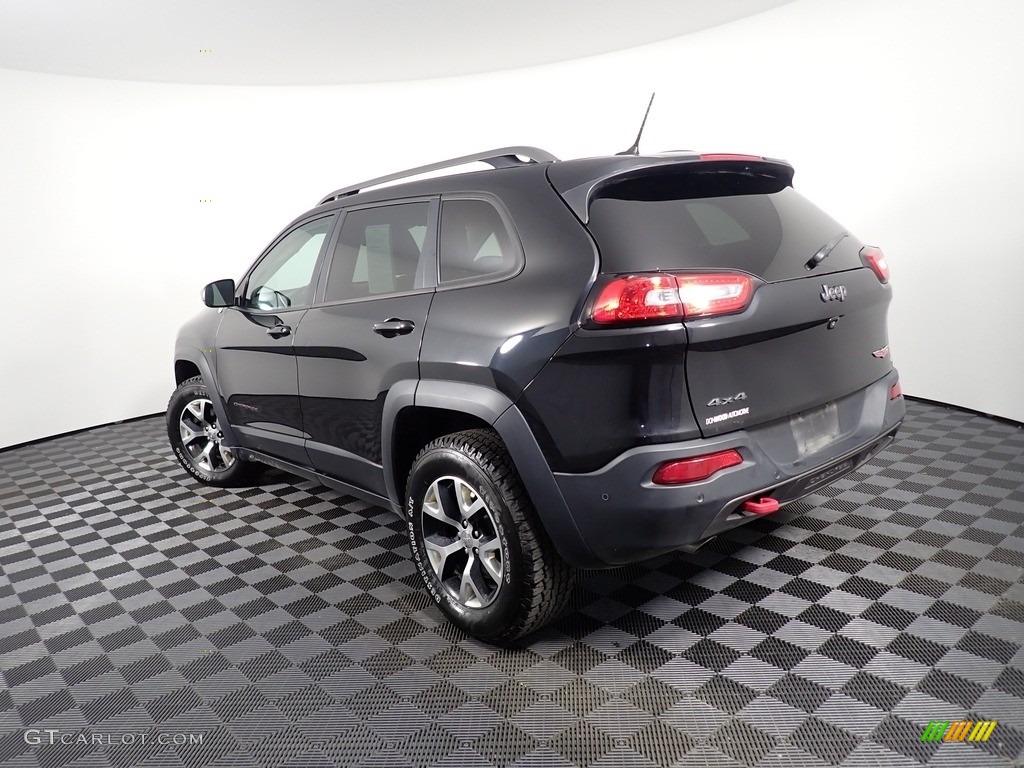 2015 Cherokee Trailhawk 4x4 - Brilliant Black Crystal Pearl / Trailhawk Black photo #13