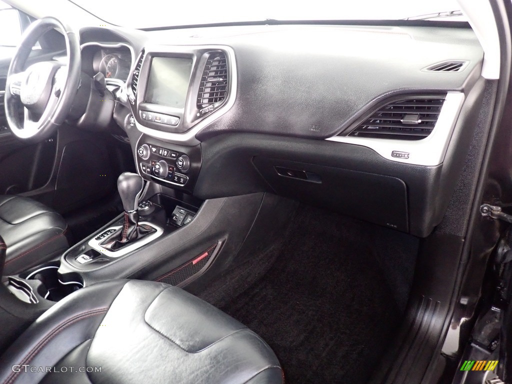 2015 Cherokee Trailhawk 4x4 - Brilliant Black Crystal Pearl / Trailhawk Black photo #34