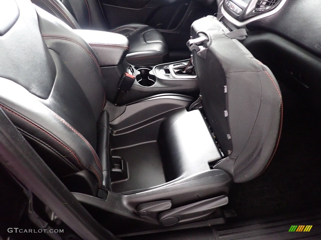 2015 Cherokee Trailhawk 4x4 - Brilliant Black Crystal Pearl / Trailhawk Black photo #35