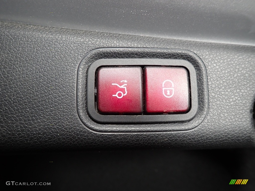 2017 E 300 4Matic Sedan - Iridium Silver Metallic / Black photo #17