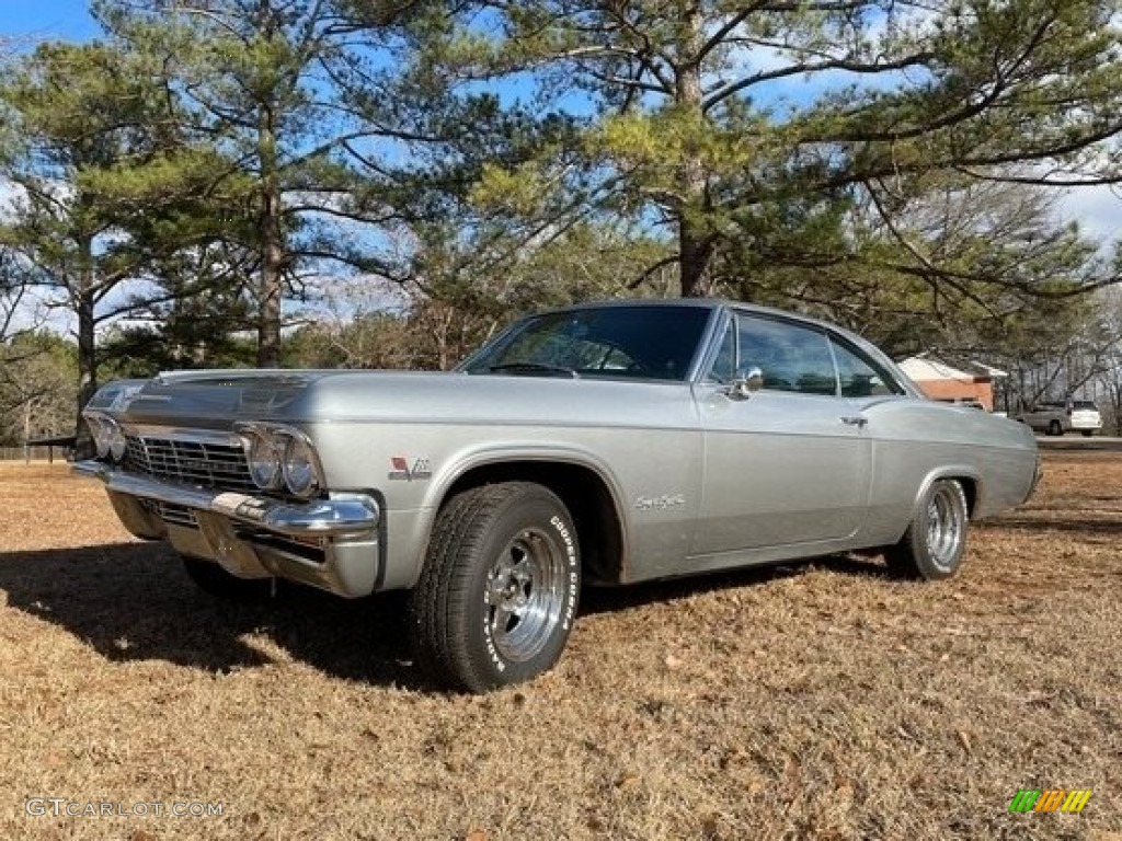 Cortez Silver 1965 Chevrolet Impala SS Exterior Photo #141481535