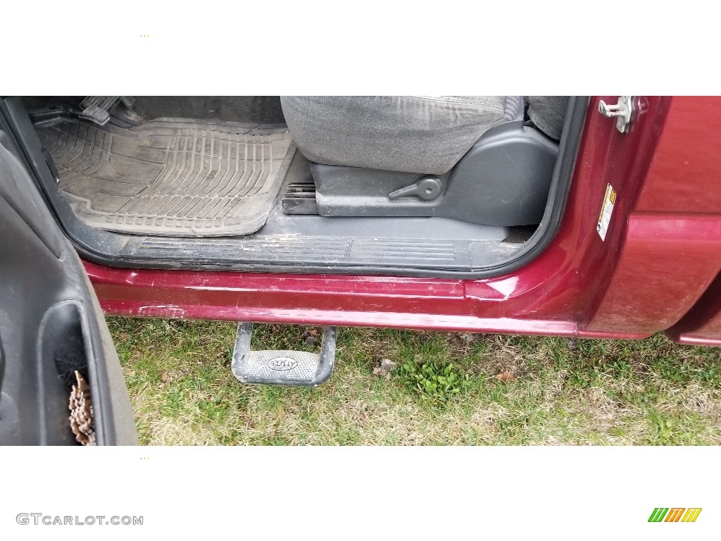 2004 Silverado 1500 Z71 Regular Cab 4x4 - Sport Red Metallic / Dark Charcoal photo #9