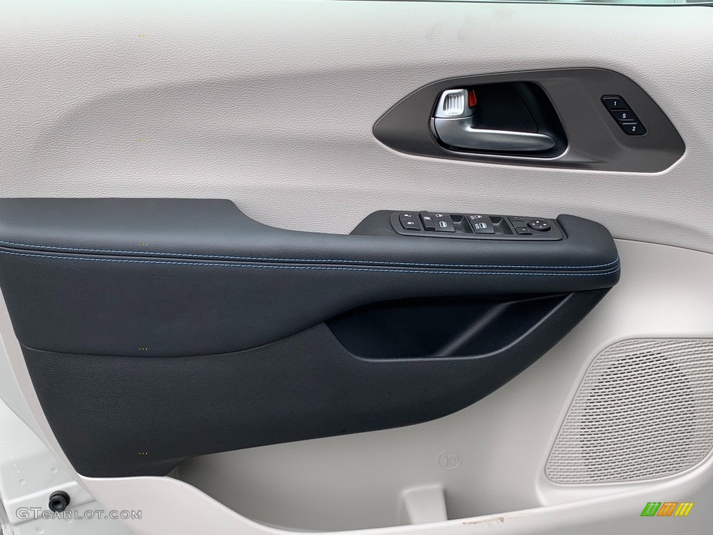 2021 Pacifica Touring L - Luxury White Pearl / Black/Alloy photo #9