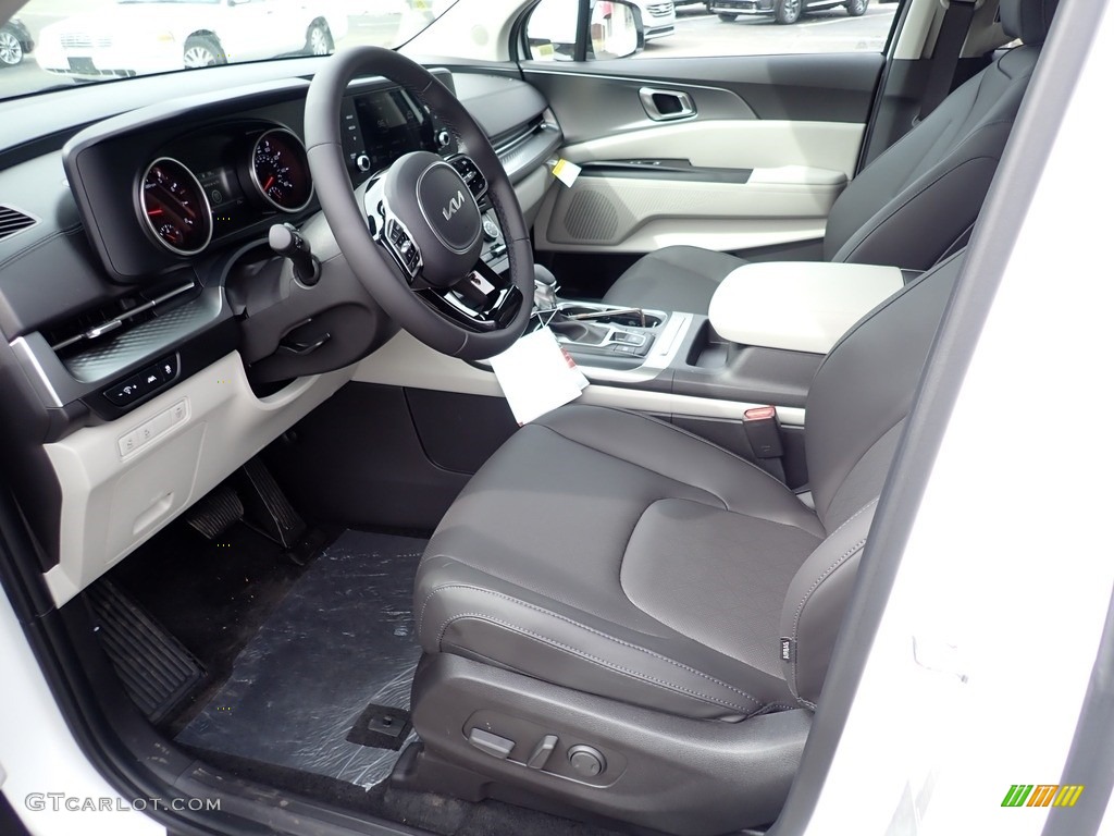 2022 Kia Carnival LX Front Seat Photo #141488051