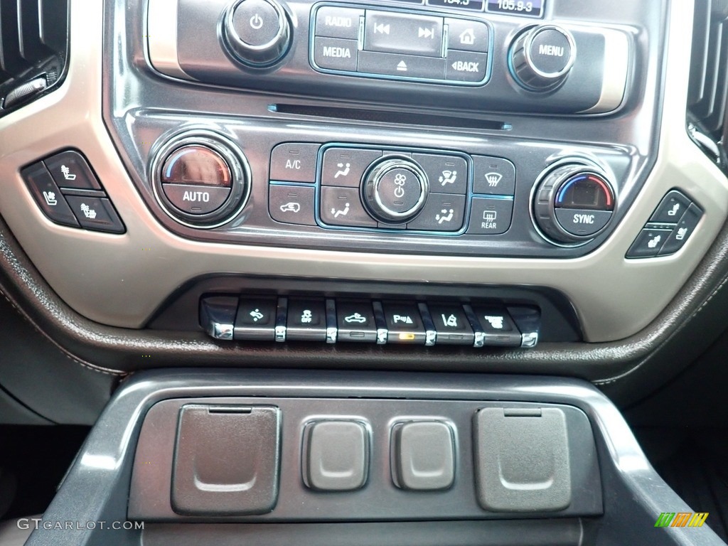 2018 GMC Sierra 3500HD Denali Crew Cab 4x4 Controls Photo #141491501