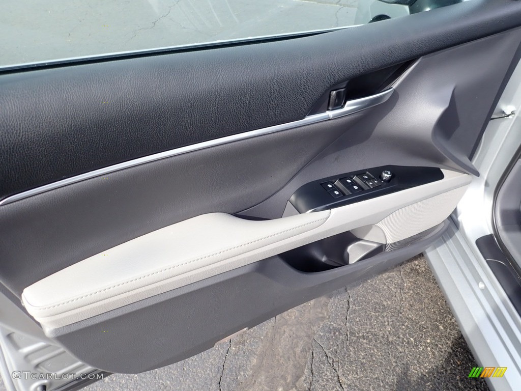 2019 Camry XLE - Celestial Silver Metallic / Ash photo #23