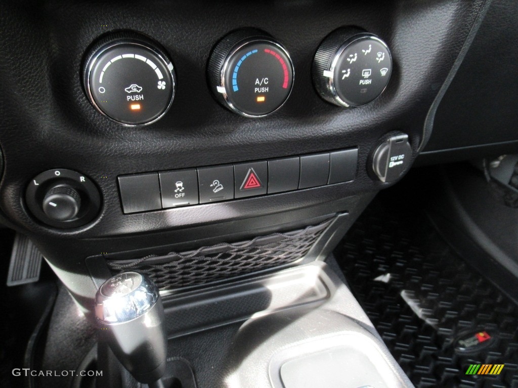 2015 Wrangler Sport 4x4 - Billet Silver Metallic / Black photo #17