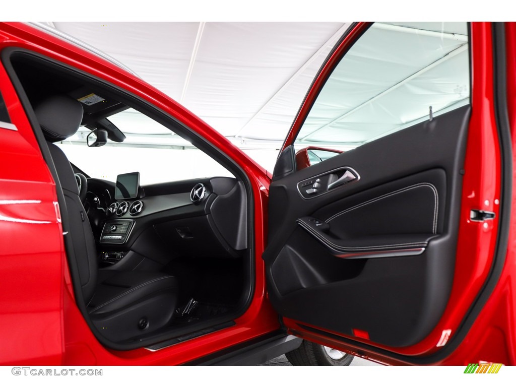 2020 GLA 250 - Jupiter Red / Black photo #31