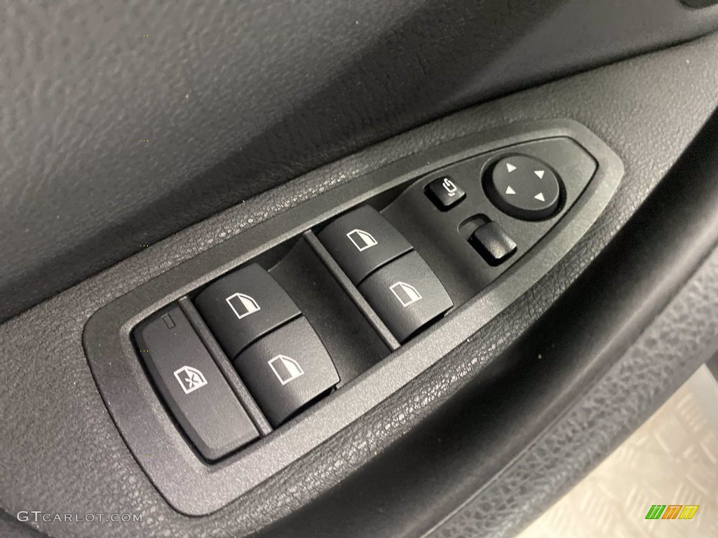 2018 X2 xDrive28i - Jet Black / Black photo #14