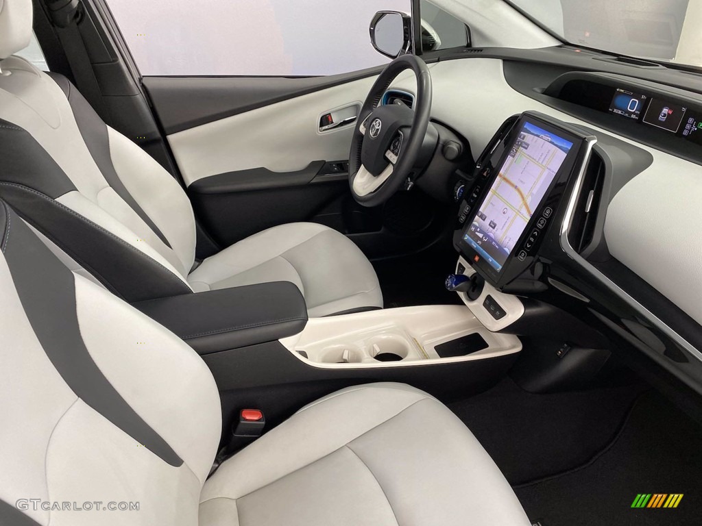 2017 Prius Prime Premium - Classic Silver Metallic / Gray photo #30