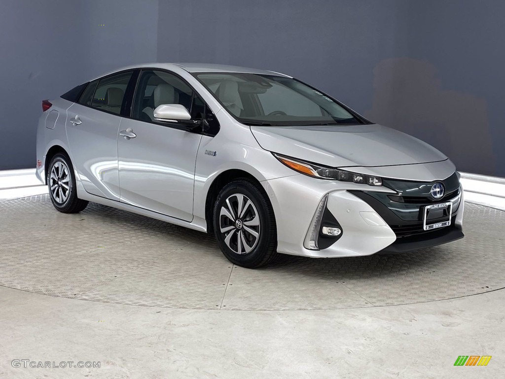 2017 Toyota Prius Prime Premium Exterior Photos