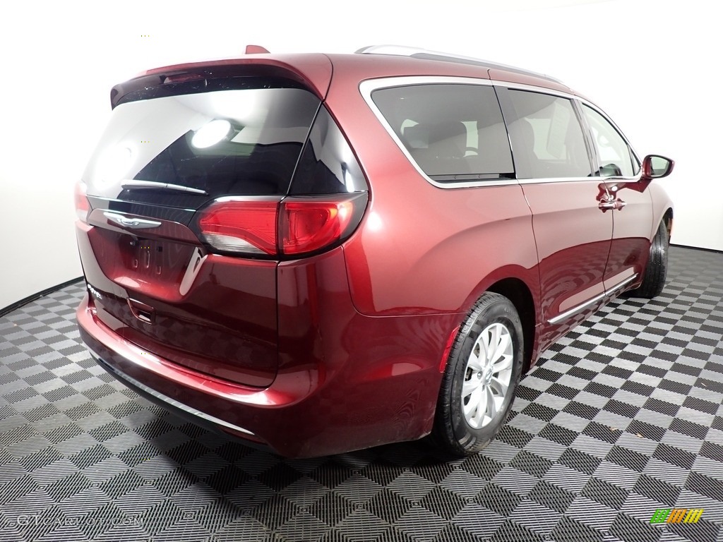 2018 Pacifica Touring L Plus - Velvet Red Pearl / Black/Alloy photo #20