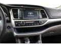 Blizzard White Pearl - Highlander XLE AWD Photo No. 9