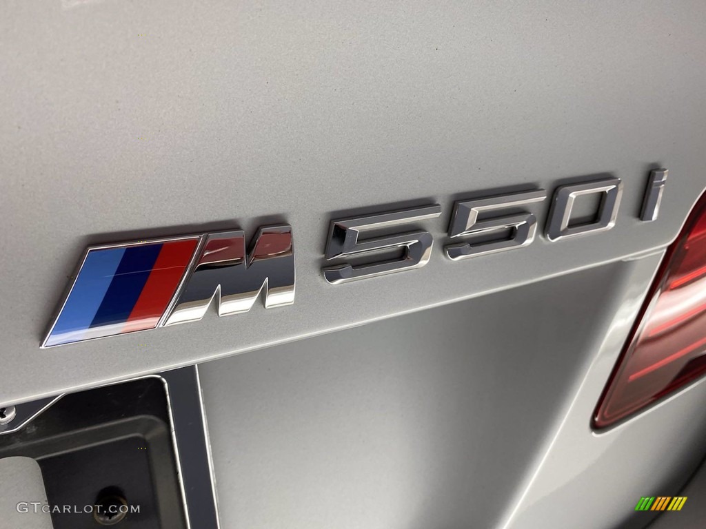 2015 BMW 5 Series 550i Sedan Marks and Logos Photos