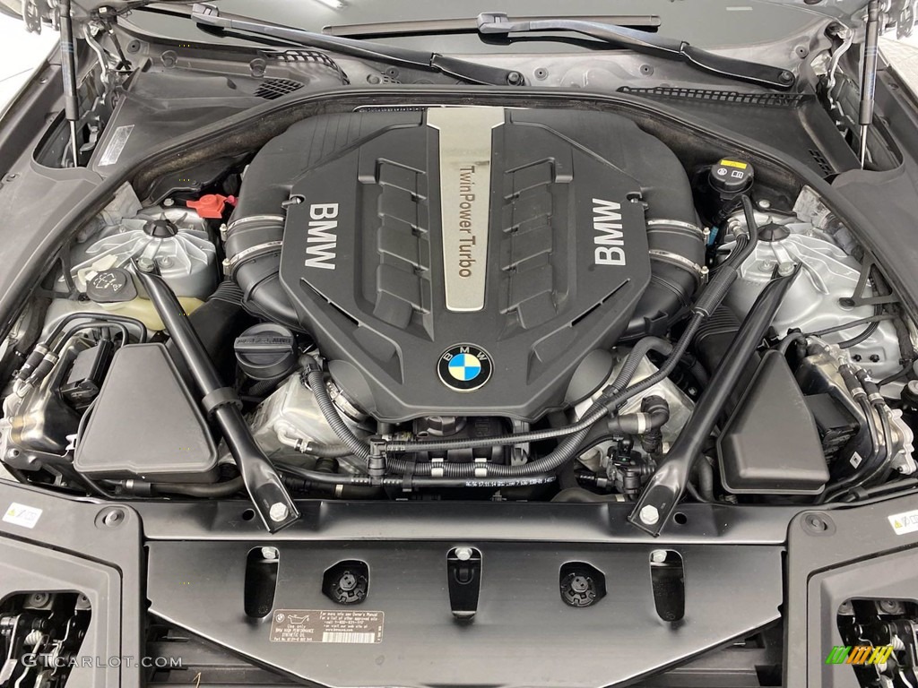 2015 BMW 5 Series 550i Sedan Engine Photos