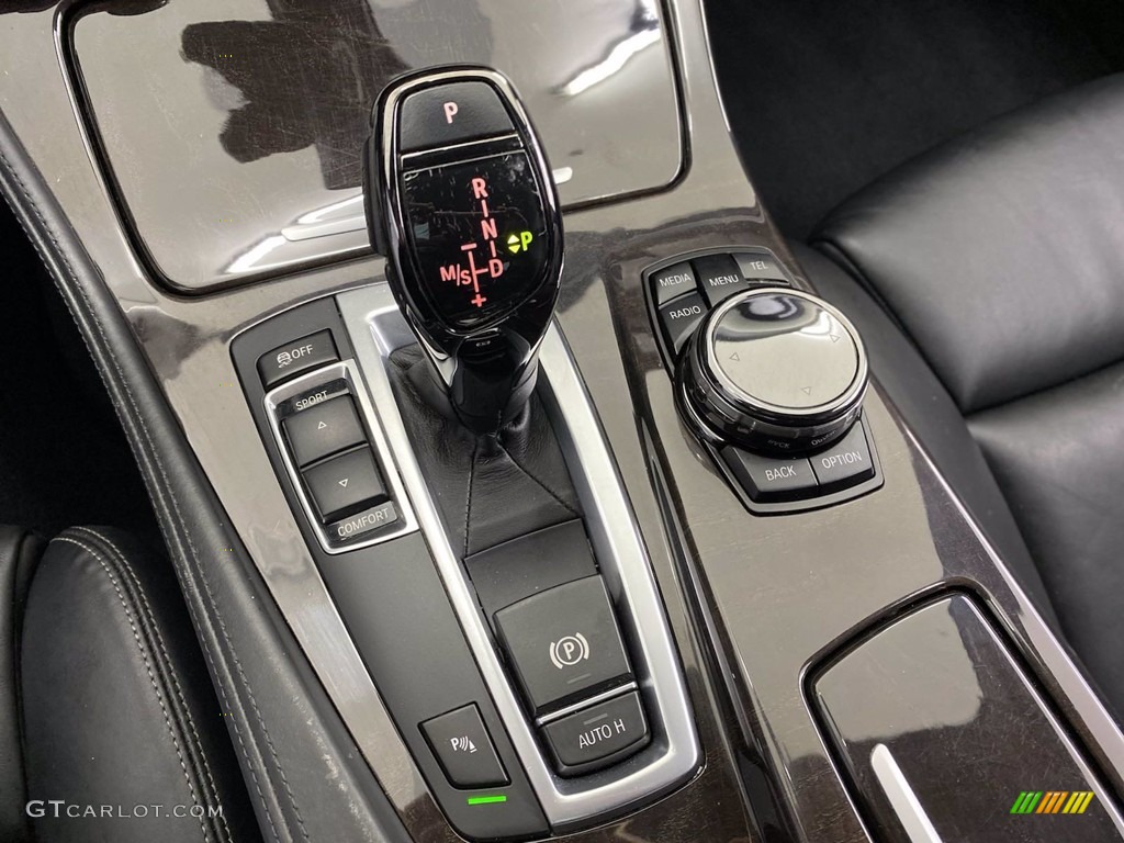 2015 BMW 5 Series 550i Sedan Transmission Photos