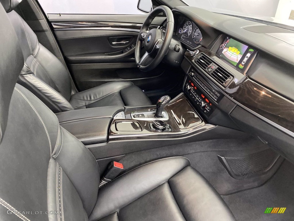 2015 BMW 5 Series 550i Sedan Front Seat Photo #141498751