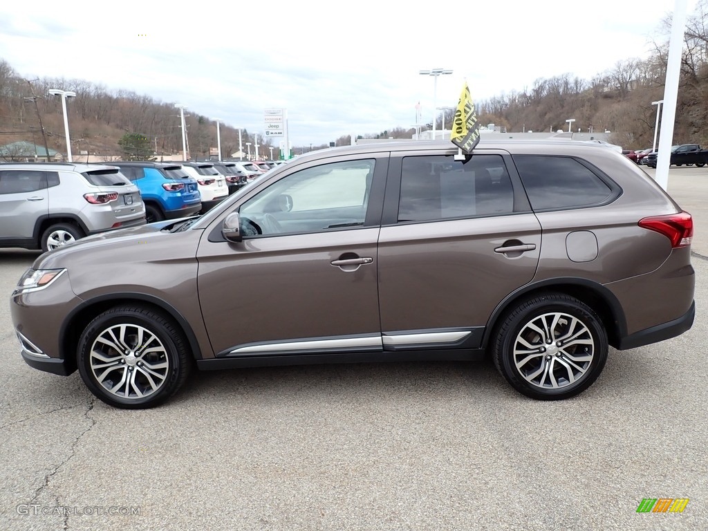 Quartz Brown Metallic 2017 Mitsubishi Outlander SE S-AWC Exterior Photo #141499330