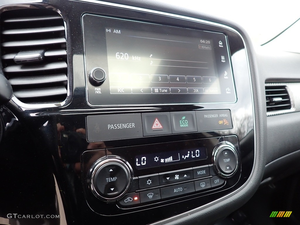 2017 Mitsubishi Outlander SE S-AWC Controls Photo #141499756
