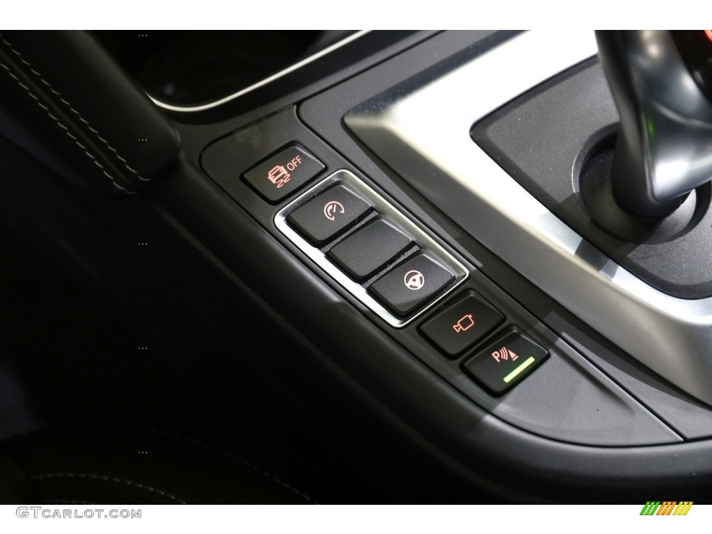 2016 M4 Coupe - Mineral White Metallic / Black photo #16
