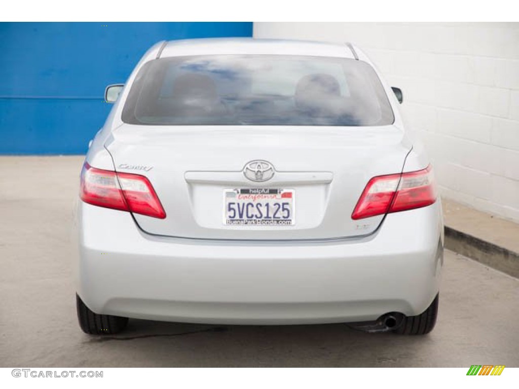 2007 Camry LE - Titanium Metallic / Ash photo #9