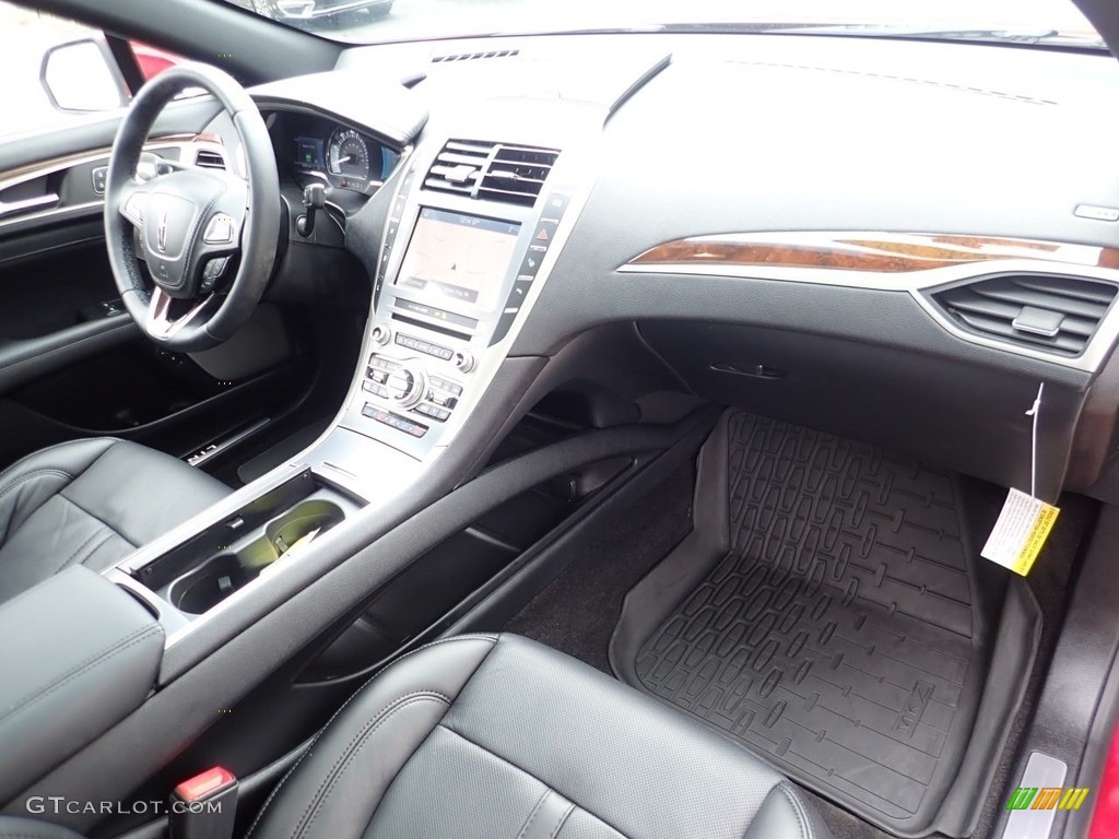 2020 Lincoln MKZ Hybrid Reserve Dashboard Photos