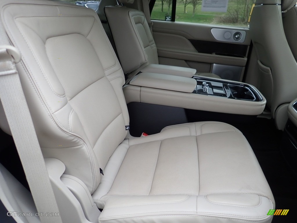 2019 Lincoln Navigator Reserve 4x4 Rear Seat Photo #141507223