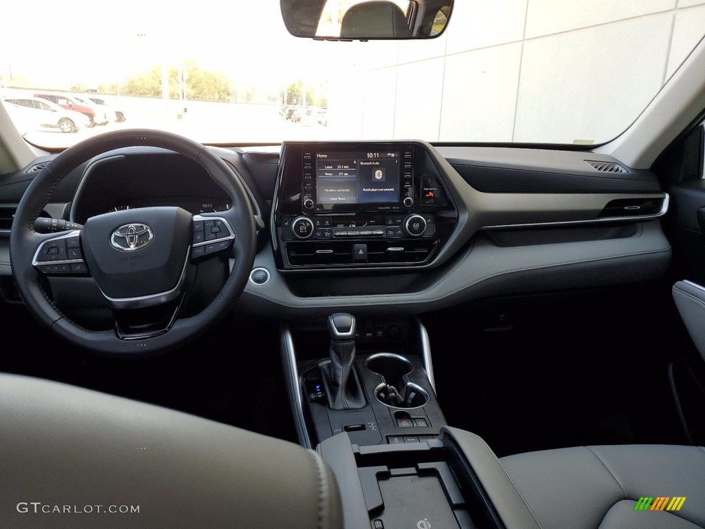2020 Toyota Highlander XLE Graphite Dashboard Photo #141509038
