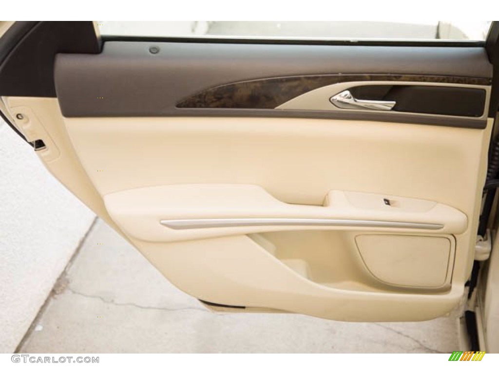 2015 Lincoln MKZ Hybrid Light Dune Door Panel Photo #141510340