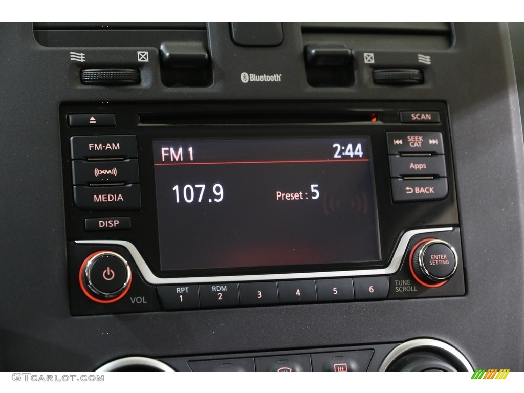 2016 Nissan LEAF S Audio System Photos