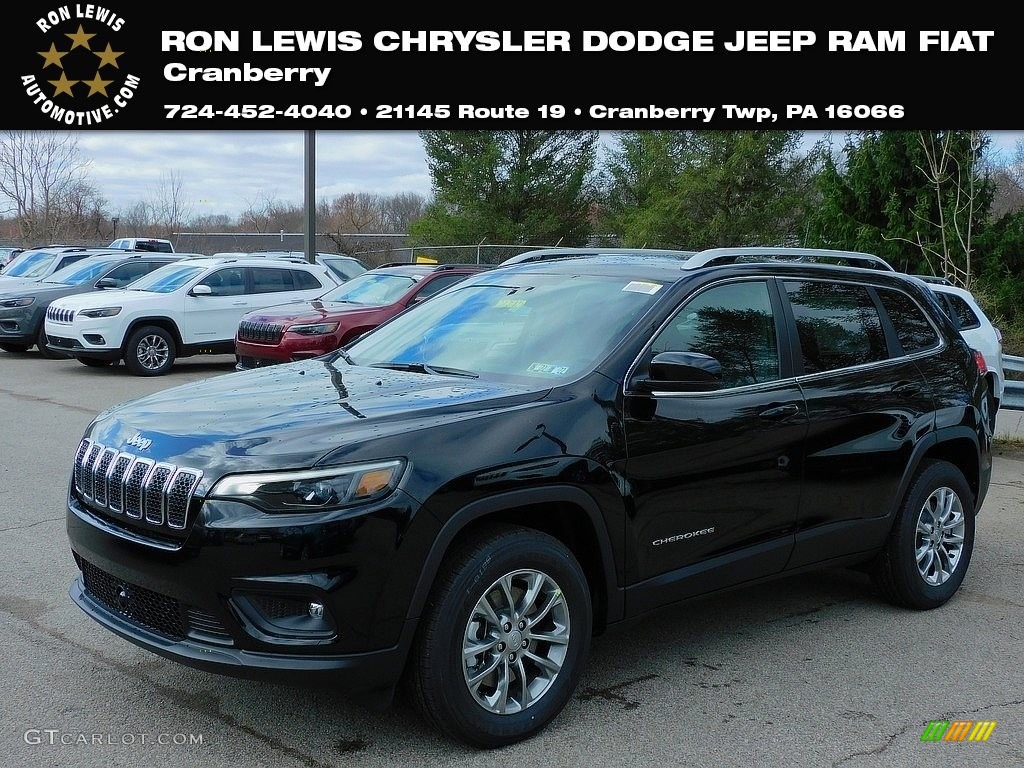 2021 Cherokee Latitude Lux 4x4 - Diamond Black Crystal Pearl / Black photo #1