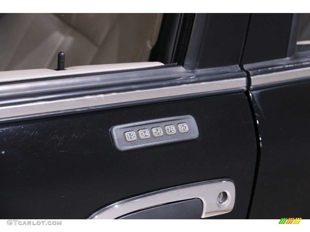 2011 Grand Marquis LS Ultimate Edition - Black / Light Camel photo #4