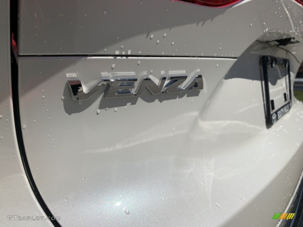 2021 Venza Hybrid Limited AWD - Blizzard White Pearl / Black photo #27